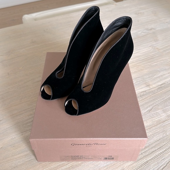 Gianvito Rossi Vamp Black Velvet 85mm Peep toe Heels - Picture 3 of 13
